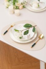 FHGNYSM Artistic Bone China Dinnerware Set with Gold Trim, Crafted with Traditio... - Image 3