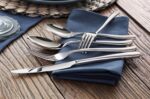 Artaste 56525 Rain II Forged 18/10 Stainless Steel Flatware 20 Piece Set, Servic... - Image 5