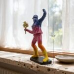 Banksy-Inspired Flower Thrower Sculpture – Large 15.75” Gradient Resin Statue wi... - Image 3