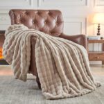 NEWCOSPLAY Faux Fur Throw Blanket Linen Bubble Blanket Thick Warm Soft for Couch... - Image 9