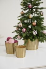 Gold Delicata Metal Planter Pot l Decorative Flower Pot with Scalloped Edge | Mo... - Image 6