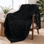 Exclusivo Mezcla Fleece Throw Blanket for Couch, Extra Large Fuzzy Black Bed Bla... - Image 2