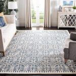 SAFAVIEH Cambridge Collection Area Rug - 6' Square, Navy Blue & Ivory, Handmade ... - Image 2
